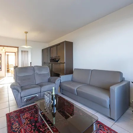 Seaview With Terrace, Cleaning Included * Middelkerke